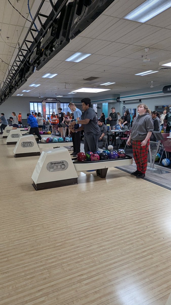 We had a fantastic practice this morning. 💪💪 Thanks to Olathe Lanes East for opening up early and letting us put in the work.

<a href="/ADMillerOS/">AD Miller</a>