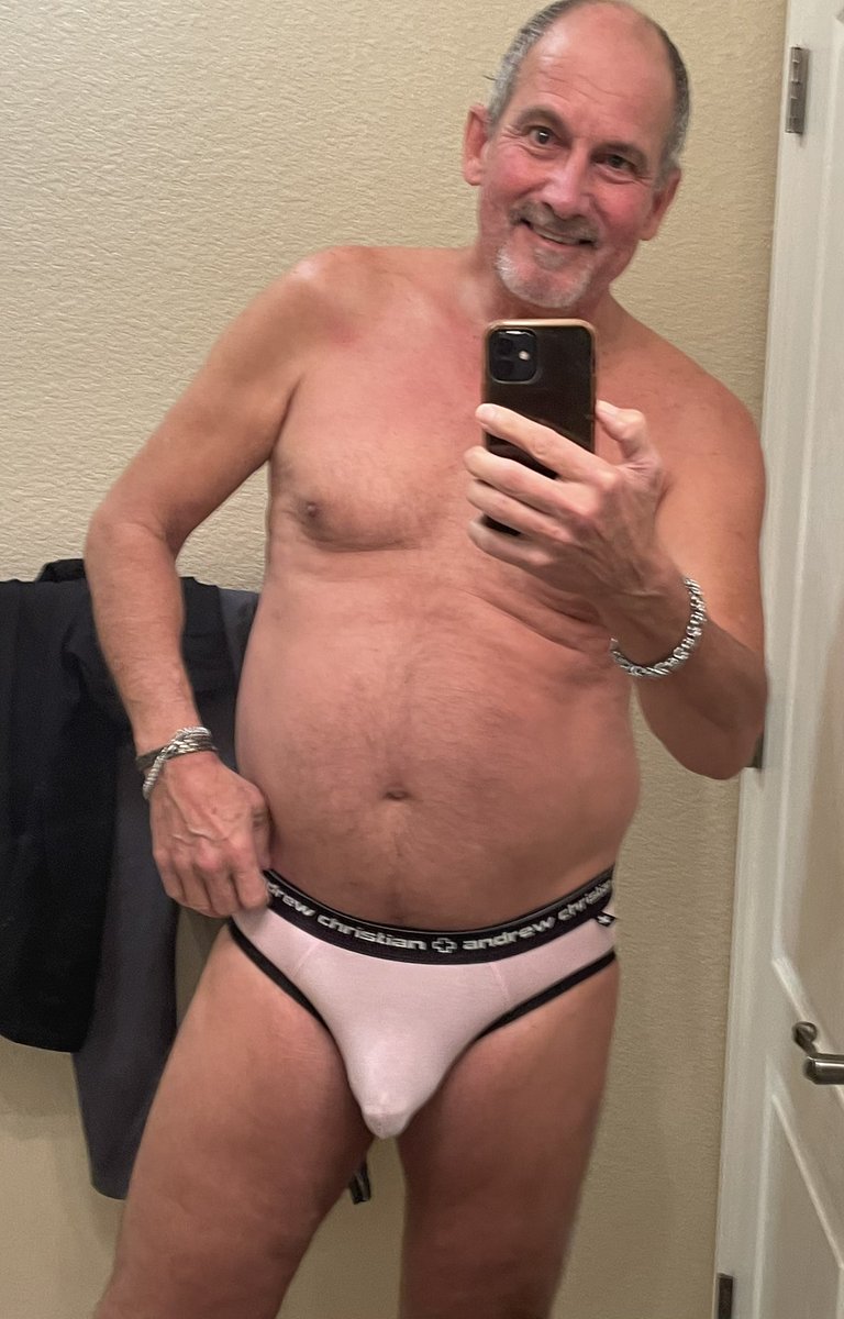 blankfaces1234's tweet photo. RETWEET for the ass spread!! https://t.co/ISMLYfboOp