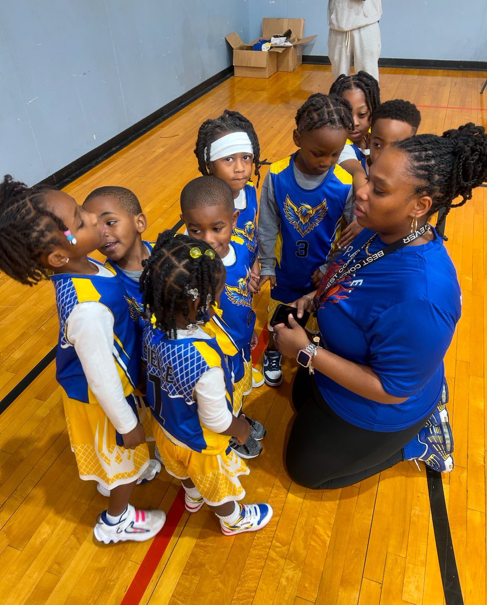 shaws_squad's tweet photo. They love Coach Shay, and Coach Shay love them too! #MakingADifference #ToTeachIsToTouchAHeart #CoachingEra https://t.co/oUTUeITQBc