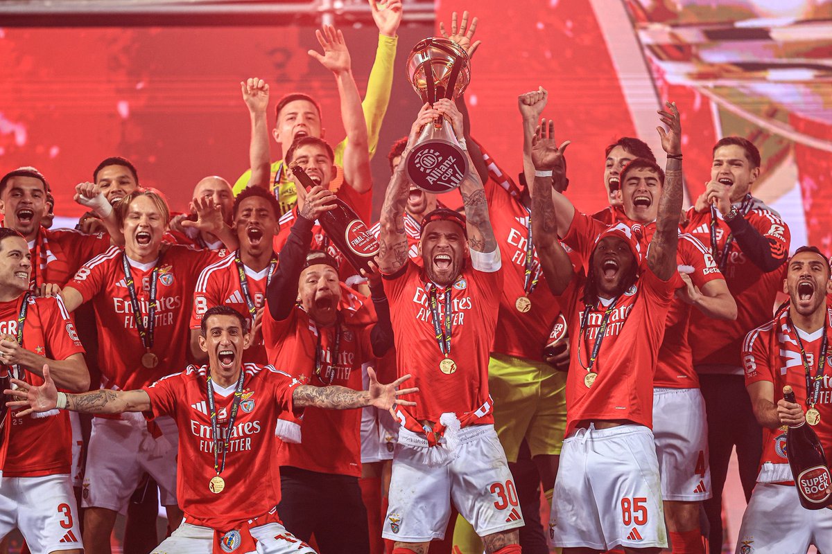 🇵🇹⚽️🏆 BENFICA ES EL NUEVO CAMPEON DE LA COPA DE LA LIGA DE PORTUGAL 

Con la presencia argentina de DI MARIA y OTAMENDI, las Aguilas ganaron por penales ante su clásico, Sporting Lisboa, luego de haber igualado 1-1 en los 90'

#LigaPortugal #AllianzCUP #SCPSLB