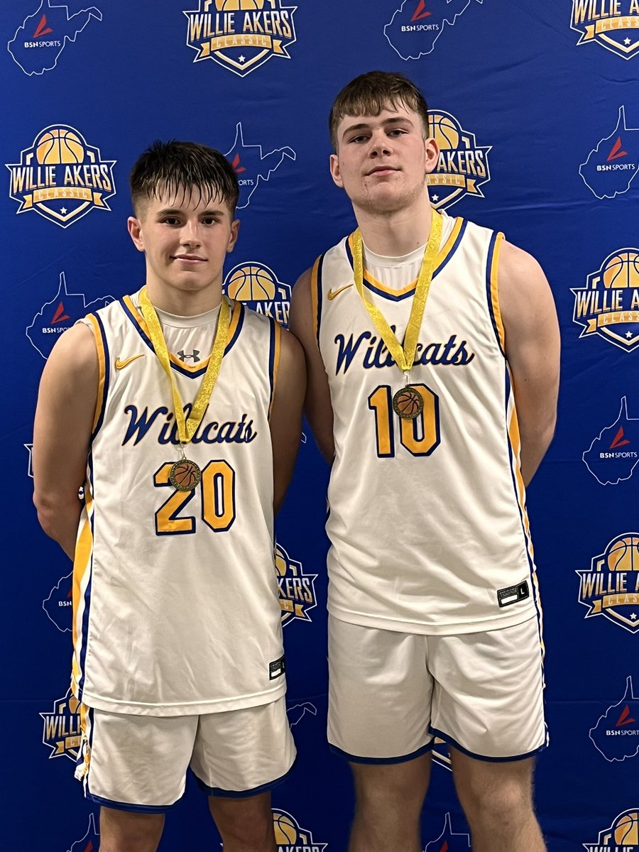 Final from Day 2 of the Willie Akers Classic:

Logan 64-Williamstown 57.

Players of The Game:
McCormick Ilderton-21 points
Lucas Lambert- 17 points.

WHS:
Jayden Bryant-22 points.
Parker Schramm-13 points. #WVPrepBB #304Made 🏀