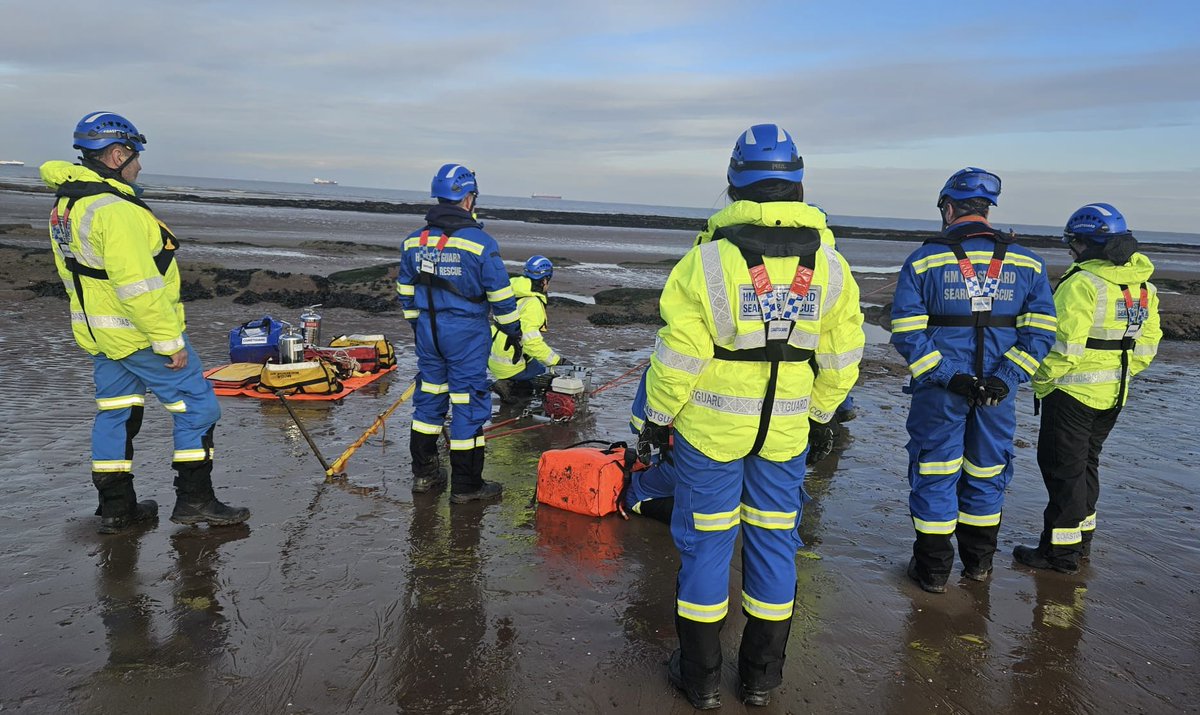 WatchetCRT's tweet photo. Team tasked Saturday morning to person trapped in mud at #BlueAnchorBeach .joined by @DSFireUpdates in support, our team deployed &amp; extracted casualty from mud &amp; recovered to safety &amp; care of @swasFT . Joint working &amp; @jesip999 hot debrief on conclusion. @HMCoastguard @MCA_media https://t.co/nuHe93Zeg2
