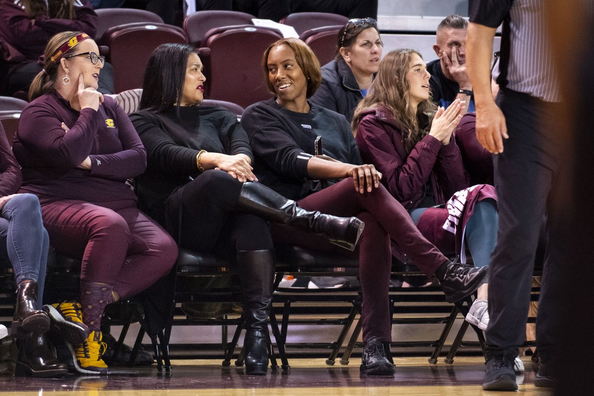 CMU Athletics (@cmuathletics) on Twitter photo Look who we saw courtside at <a href="/CMUWBBall/">Central Michigan WBB</a> this afternoon!
So thrilled to have <a href="/CMUVolleyball/">CMU Volleyball</a> Head Coach <a href="/MissREL7/">Coach Arielle</a> on campus 💛
#FireUpChips🔥⬆️ Look who we saw courtside at <a href="/CMUWBBall/">Central Michigan WBB</a> this afternoon!
So thrilled to have <a href="/CMUVolleyball/">CMU Volleyball</a> Head Coach <a href="/MissREL7/">Coach Arielle</a> on campus 💛
#FireUpChips🔥⬆️