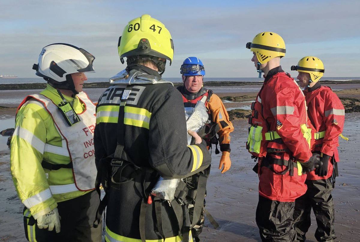 watchetCoastie's tweet photo. Tasked with @WatchetCRT @HMCoastguard this morning &amp; undertake #MudRescue .Debrief with @DSFireUpdates &amp; @swasFT commanders afterwards was like a @jesip999 reunion with commanders I have trained &amp; exercised with on many occasions. #multiagencyworking #oneteam https://t.co/pDOyXmCn3j