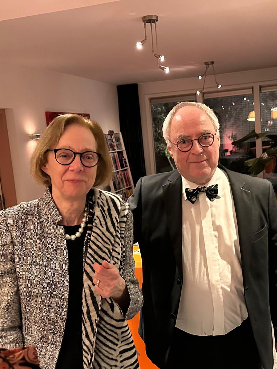 Tijdens ons traditionele diner promenant is Paul de Jong gepresenteerd als voorzitter voor het seizoen 26/27 🥂