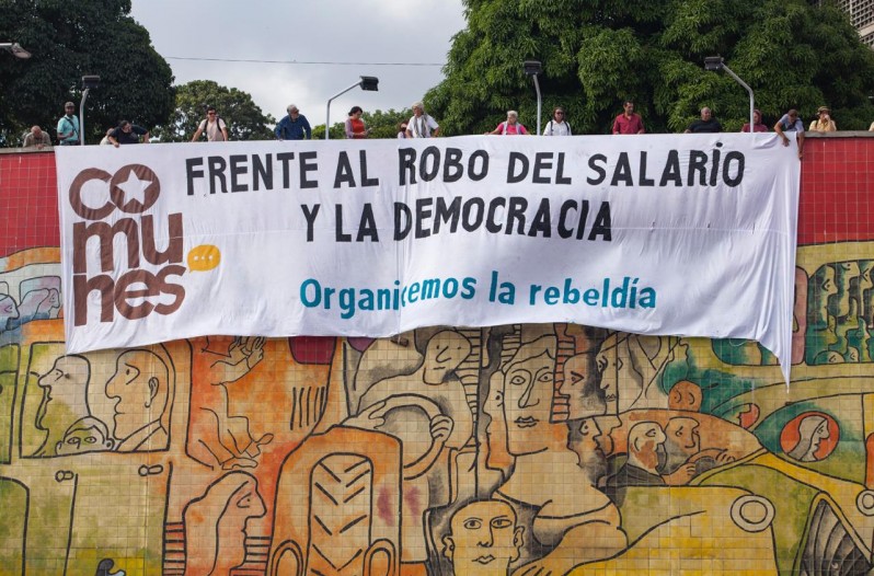 El 10.01.25 nació un gobierno de facto. Nos robaron la democracia para poder seguir robándonos los derechos sociales, pagando 3$ de salario mínimo, saqueando las riquezas colectivas y repartiéndose el país #PorLaDemocraciaYLosPresos