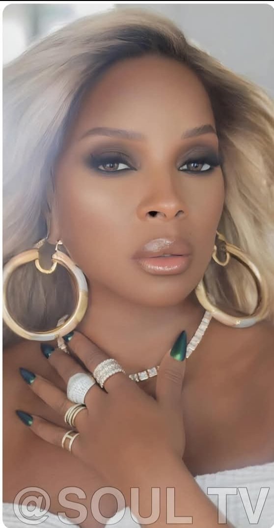 Happy 54th Birthday to Mary J. Blige