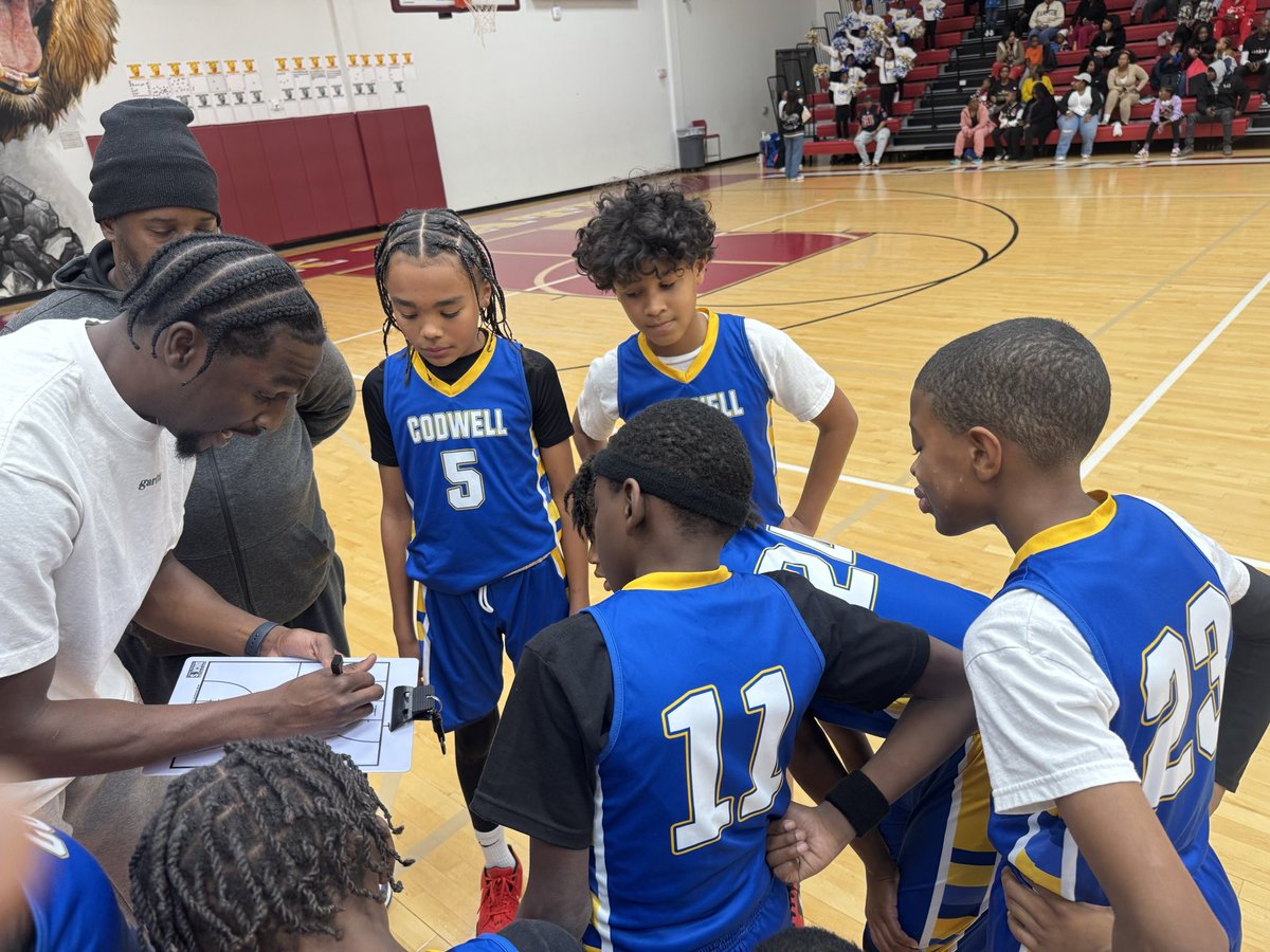 Adavion Wayne tweet media