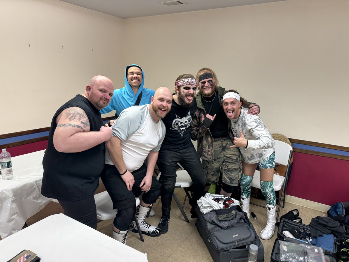 1CWDojo's tweet photo. Head Trainer @ranchandcarlson with multiple trainees tonight at UWC in New Jersey.
Awesome to see our Dojo members traveling and getting experience in other states! #1CW #1CWDojo #TrainWithUs https://t.co/l9TGjywk7A