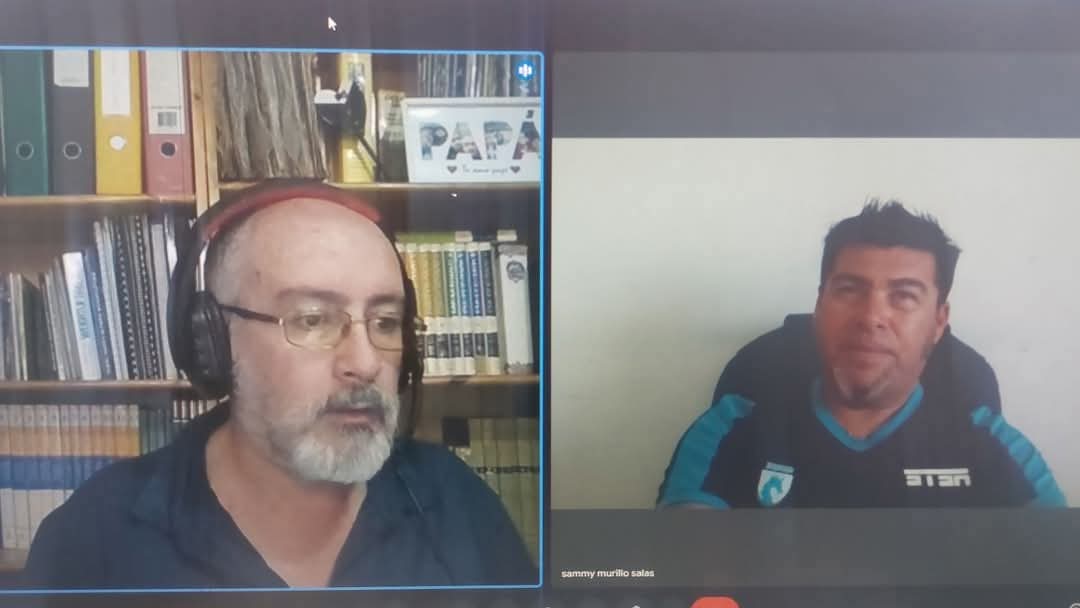 EntrenadoresAm1's tweet photo. SE INICIAN LAS CHARLAS DEL CLUB DE Entrenadores Sudamerica. 
TEMA: FORMULAS ROBI-SINCLAIRE Y PUNTOS Q.
EXPOSITOR . PROF. CARLOS MORA (ECU)

CLUB DE ENTRENADORES DE AMERICA
PROFESOR SAMMY MURILLO S. (CHI)
PRESIDENTE https://t.co/NCj1VYddFu