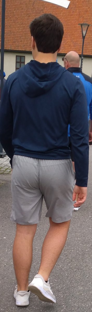 narcisolegend23's tweet photo. #nalgonescallejeros #bundadehomem #straightguy #manbutt #мужскаяпопка #雄尻 #potodemacho #cazadordenalgones #nalgotas #potazo https://t.co/DQQuj9r19S