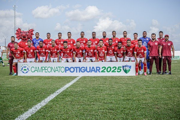 __LeoRodrigues's tweet photo. América RN
Vitória com boa margem, mas é preciso ter calma pra não misturar desempenho com resultado, eles são heterogêneos nesse momento. Mas ficam boas menções individuais a alguns estreantes e remanescentes. 
Taticamente muito cedo pra fazer qualquer análise pra medir o nivel https://t.co/12WXfWkhQv