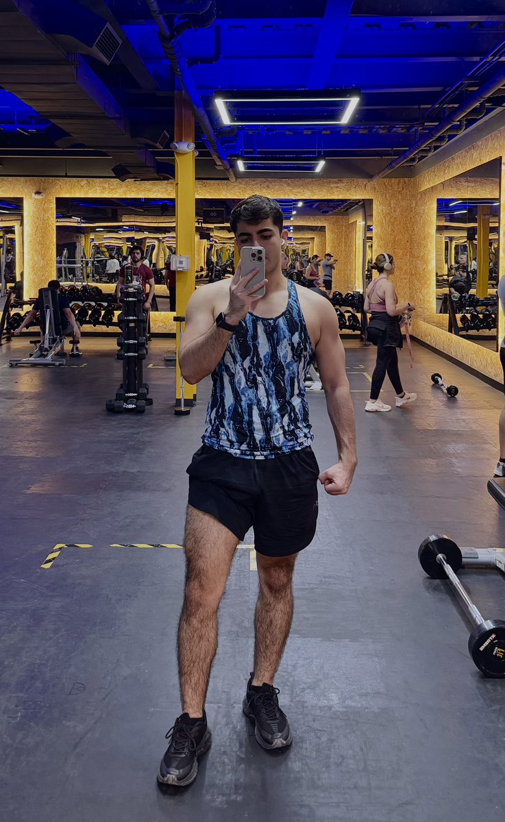 victor_castrog's tweet photo. Confident ✨ https://t.co/vp5JNW24Cf