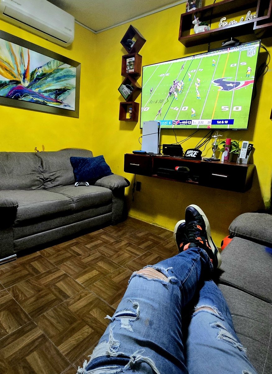 NemyPatatuchi's tweet photo. Excelente narración #foximpactonfl https://t.co/2ilM105B1O