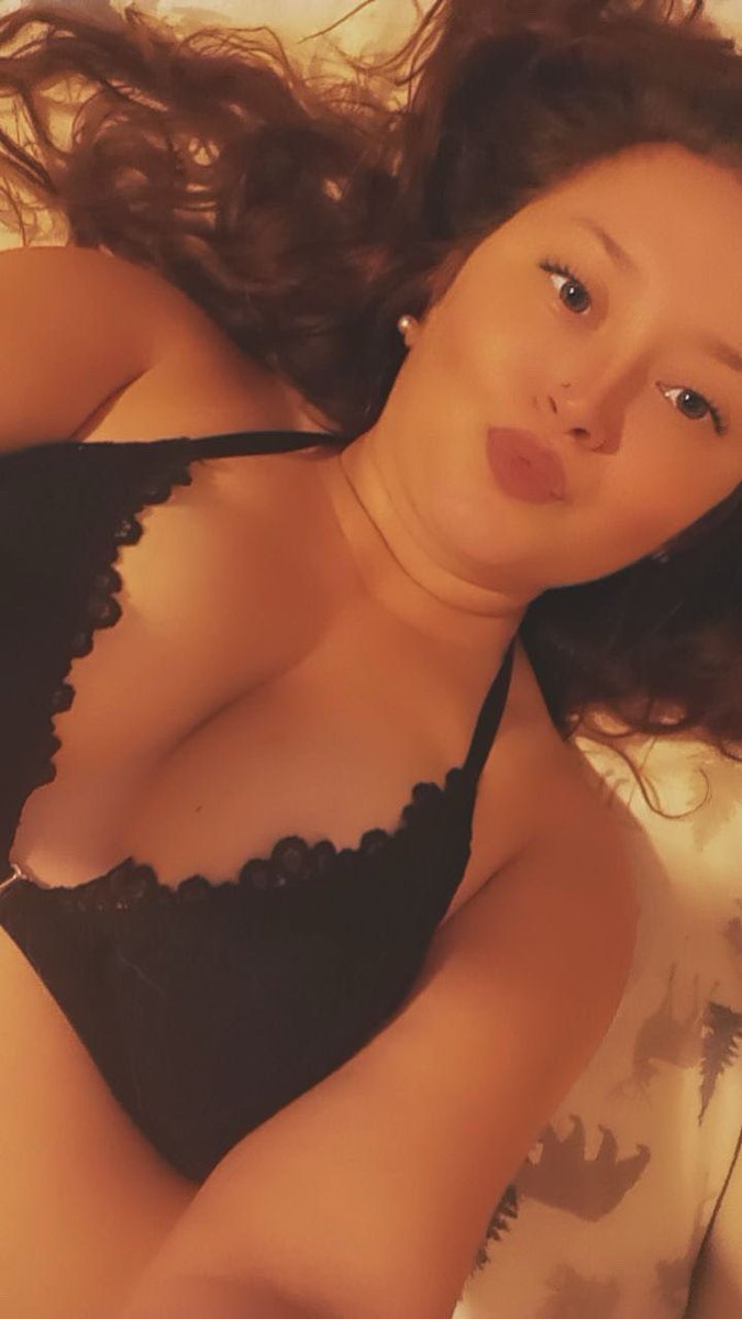 anicolec31's tweet photo. Where’s the real buyers at? My DMs are open☺️ 

#buyingcontent #sellingcontent https://t.co/F8CszyrgFb