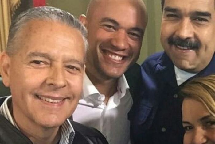 _RoqueCastro's tweet photo. José Vicente Rangel Avalos alias el Papi Papi. Calladito desde la alcaldía de Sucre maneja los colectivos y otros grupos delictivos. Ese con esa cara de pendejo sabe mover las piezas para detener a opositores. Estén pendiente de ese criminal, aliado del tirano colombiano Maduro. https://t.co/ptZlm4kN8D