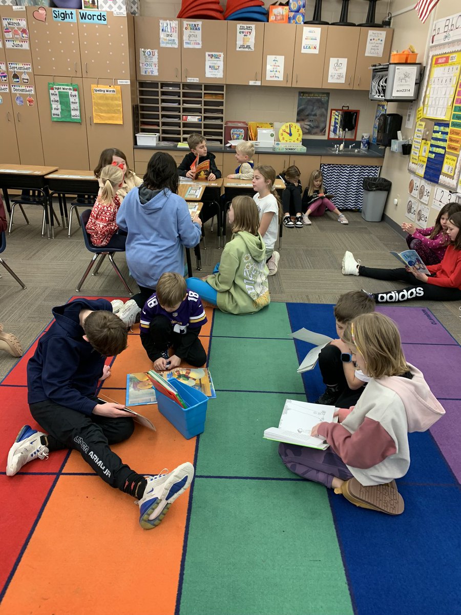 Starcevic1stKES's tweet photo. Happy Friday!  We got to read with our fifth grade buddies 📚 @KPSD2KPS @KPSD2KES https://t.co/2nW5wF2Vwj