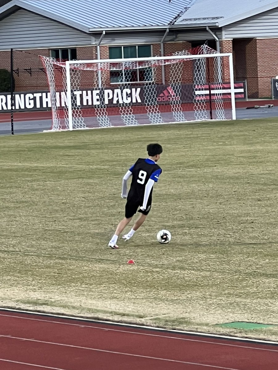 ChaseKim09's tweet photo. Day 1 at NC State ID camp @PackMensSoccer 🐺. Got to meet Gusto who was drafted to Colorado Rapids https://t.co/wnJ3AnVr2D