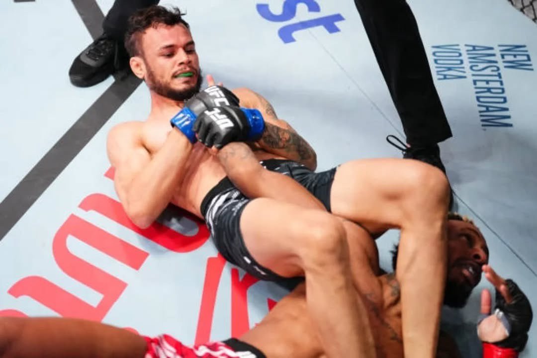 NizalNation's tweet image. فاز فيليبي بونز على خوسيه جونسون بالقاضية في الجولة الأولى في 
UFC VEGAS 101.

#ufcvegas101 #ufcfightnight #felipebunes
