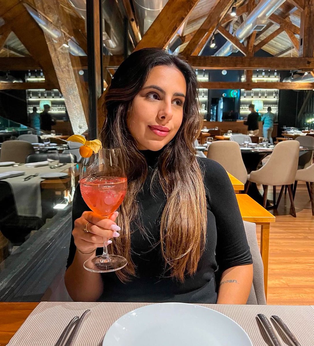 Quem eu realmente queria na casa e acabava em 3 tempos com pseudos grandes “jogadores”. Amo-a por amor 🍸 #sstvi #ssdf