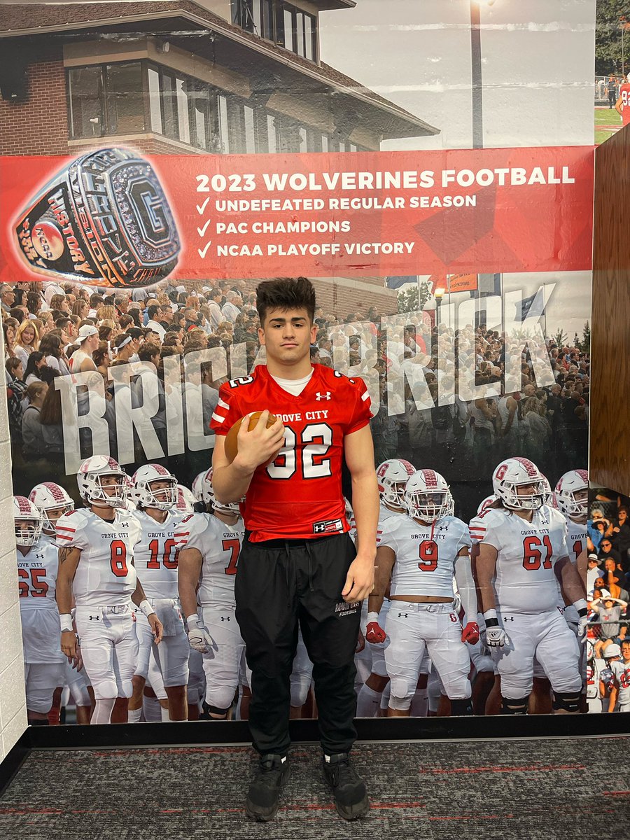 braydentryon32's tweet photo. Thank you @CoachDiDonato and @CoachBBrest for having me and my family down. We had an amazing time!
@GCC_FB
@onsidesnick
@MVFlyerFootball
@VSEAthletics https://t.co/1d5sJugQCl