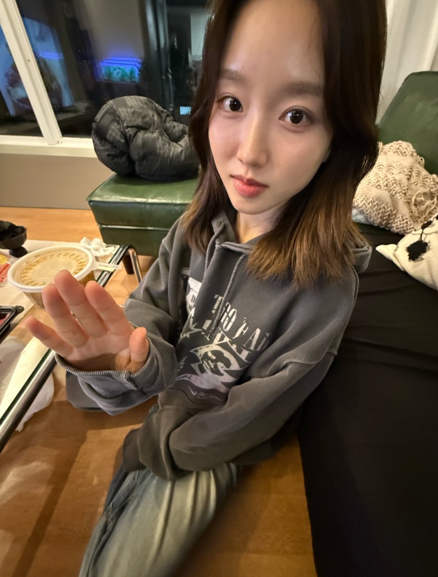 akaoni_momo's tweet photo. Gowon LOONA
https://t.co/BmhmUc6Gqs https://t.co/eH7uw0SpLh