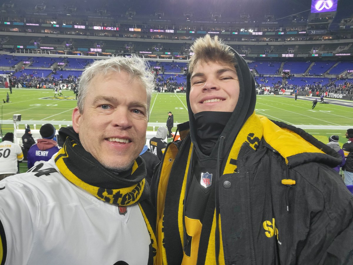 mahonaz5's tweet photo. Her we go!!! @steelernation @steelers @SteelersUnite https://t.co/OudEHp3scy