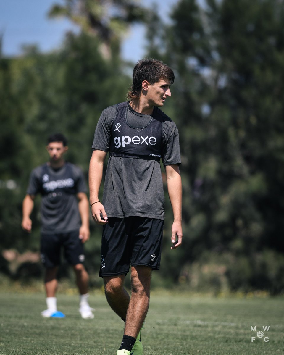 mwfc_oficial's tweet photo. 💪🏼 Meten y meten los pibes.

#𝑪𝒖𝒏𝒂𝑫𝒆𝑪𝒓𝒂𝒄𝒌𝒔 ⚪️⚫️ https://t.co/pDdcIzr7v9
