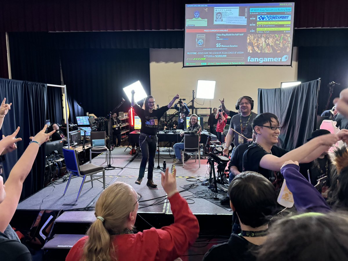 legacy_dave's tweet image. Crazy Taxi @ AGDQ was the most hype thing imaginable… can’t believe I got to be in a circle pit in front of main stage - this game is responsible for me getting into punk music!!