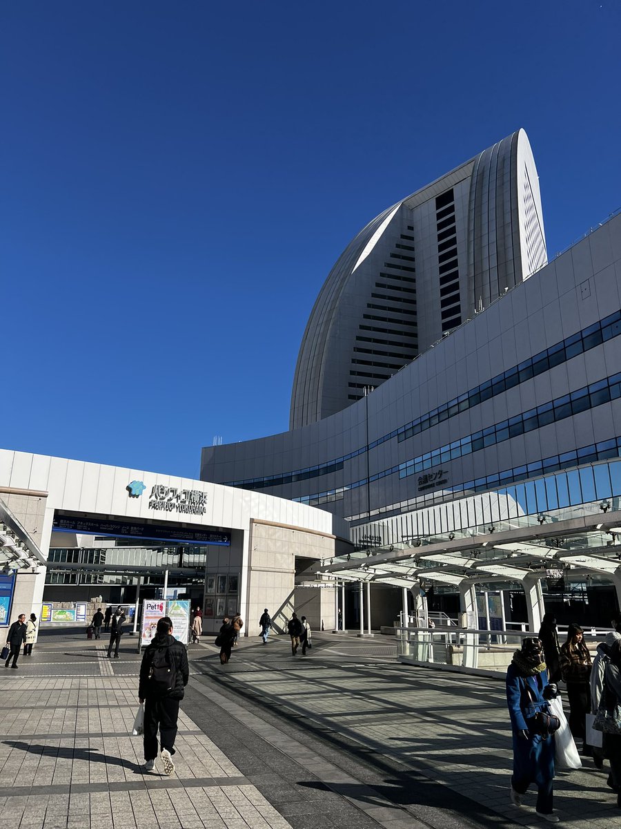 hmx1213's tweet photo. 昨日ニケオケコンに行ってきたけど控えめに言って最高だったしメチャクチャ泣いた
感情揺すぶられまくって終わったあと謎の疲労感に包まれたけど満足感は半端なかったね

今後もやるなら行きたいし今回の円盤だして欲しい！

#NIKKE#ニケオケコン https://t.co/wpNGLMbVo8
