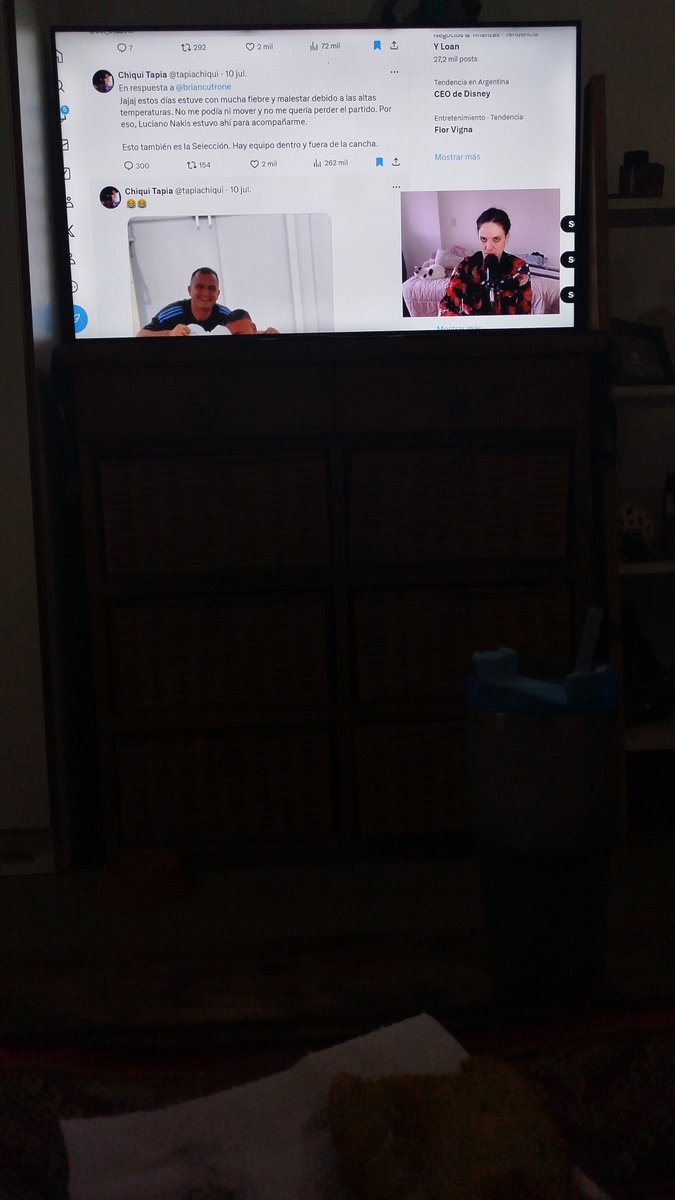 MayVargas2706's tweet photo. Es sábado a la noche de vacaciones y volví a ser pez dorado. Siempre @bel_bozzolo salvandome los findes https://t.co/CUNIPSCswq