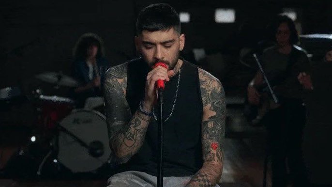 ZJMCRAVE's tweet photo. Happy 32nd birthday to the incredibly talented ZAYN! 

From breaking records with One Direction to crafting a stellar solo career, Zayn has solidified his place as one of the most influential artists of our time. With chart-topping hits like Pillowtalk, and a creative vision that spans music, fashion, and beyond, Zayn continues to inspire millions around the world. Here's to celebrating his artistry, achievements, and the unique voice that has redefined modern pop and R&B.