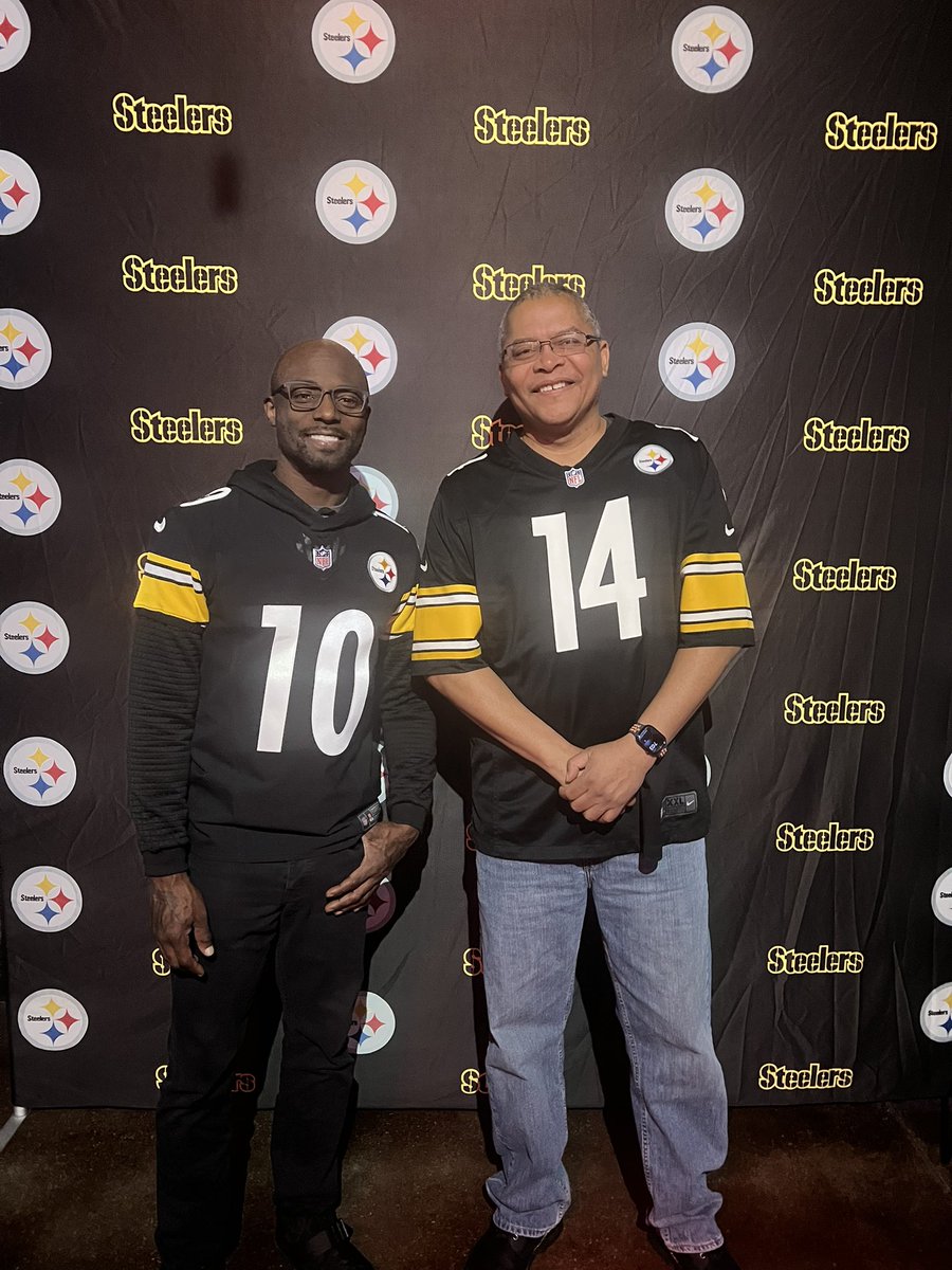 capalmas's tweet photo. Pre-Steelers game report.

With the help of Jesus and the best Steelers catcher after the immaculate catch (in fact Santonio Holmes catch gave us a Super Bowl). We will beat the Freakibg Ravens!!! 

Having fun with Jorge’s friends and Yadira

#GoSteelers, #herewego https://t.co/rmf3nPmN29