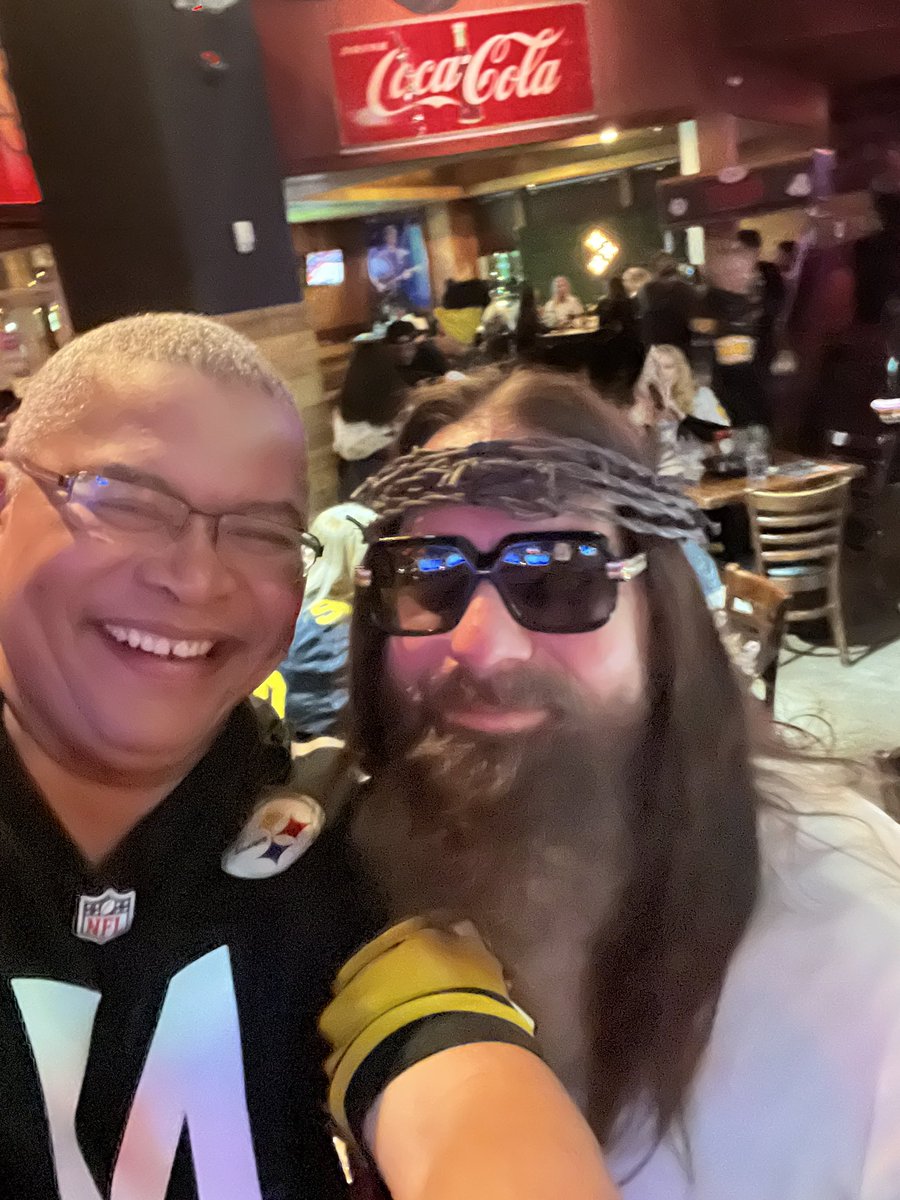 capalmas's tweet photo. Pre-Steelers game report.

With the help of Jesus and the best Steelers catcher after the immaculate catch (in fact Santonio Holmes catch gave us a Super Bowl). We will beat the Freakibg Ravens!!! 

Having fun with Jorge’s friends and Yadira

#GoSteelers, #herewego https://t.co/rmf3nPmN29