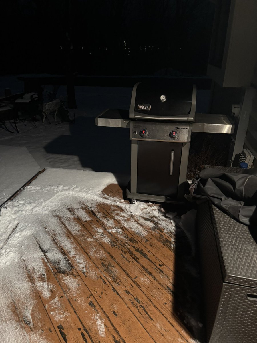 timsmith2168's tweet image. 27degrees, time for some burgers!🍔