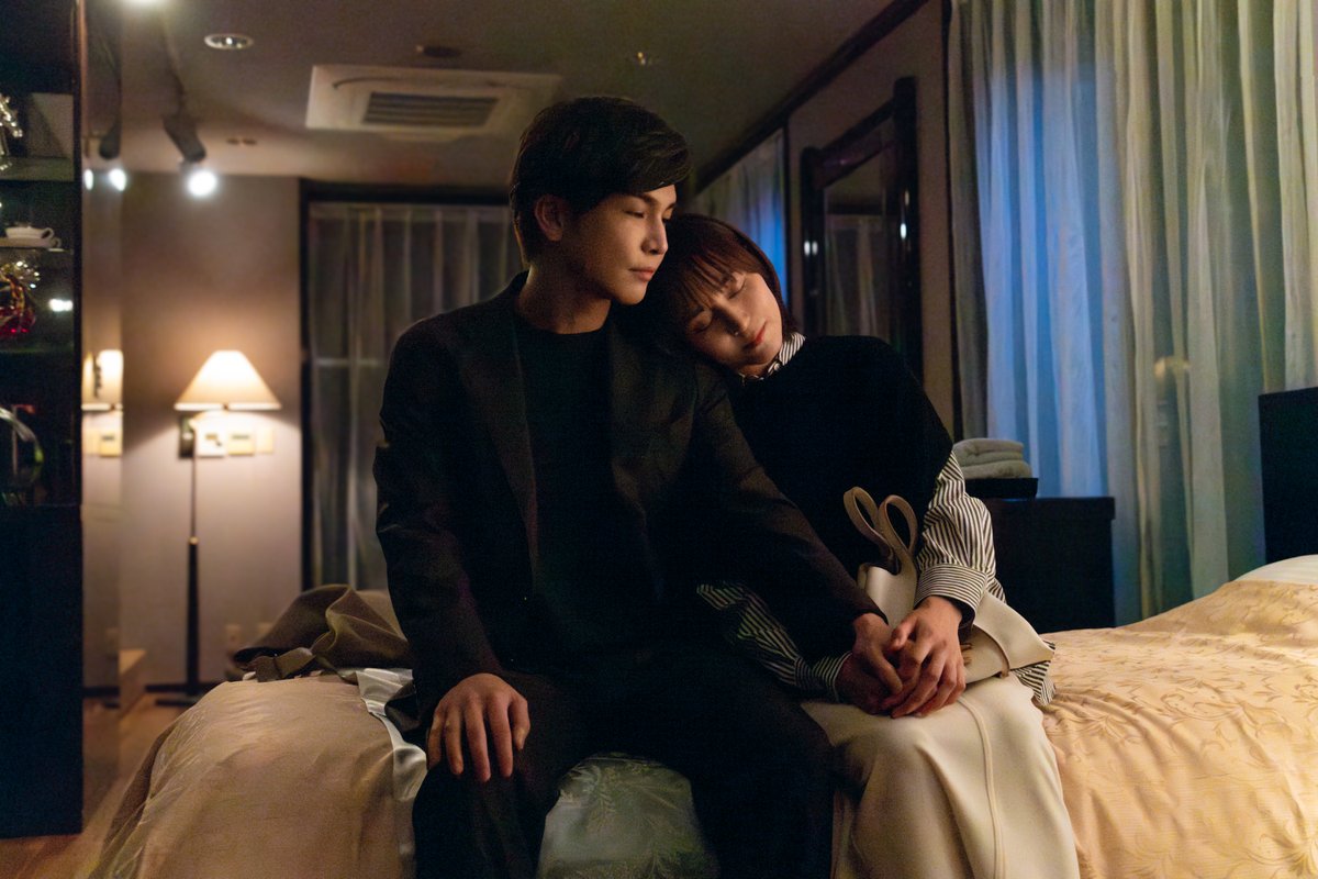 modelpress's tweet photo. 【放送直前📺】「フォレスト」第1話🌲

楓（#比嘉愛未）の嘘が明らかに💭

恋人・純（#岩田剛典）と予想外の光景を目にする👀

🔻あらすじ・場面写真
https://t.co/CKbUJLv8PQ

#JSB3 #フォレスト 
@T_IWATA_EX_3JSB https://t.co/BRawTA1FpN