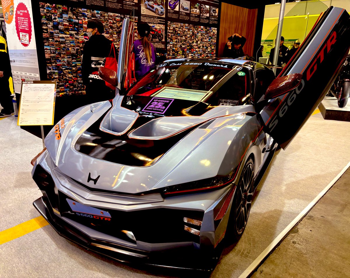 la400_copen's tweet photo. アップガレージに飾ってたエスロクカッコ良かったです♪
オーナーさんとお話しできて良かったでした^ ^
キーホルダーもありがとうございました♪

#kuriakicsn 

#東京オートサロン

#アップガレージ https://t.co/Zk1hAa0tqB