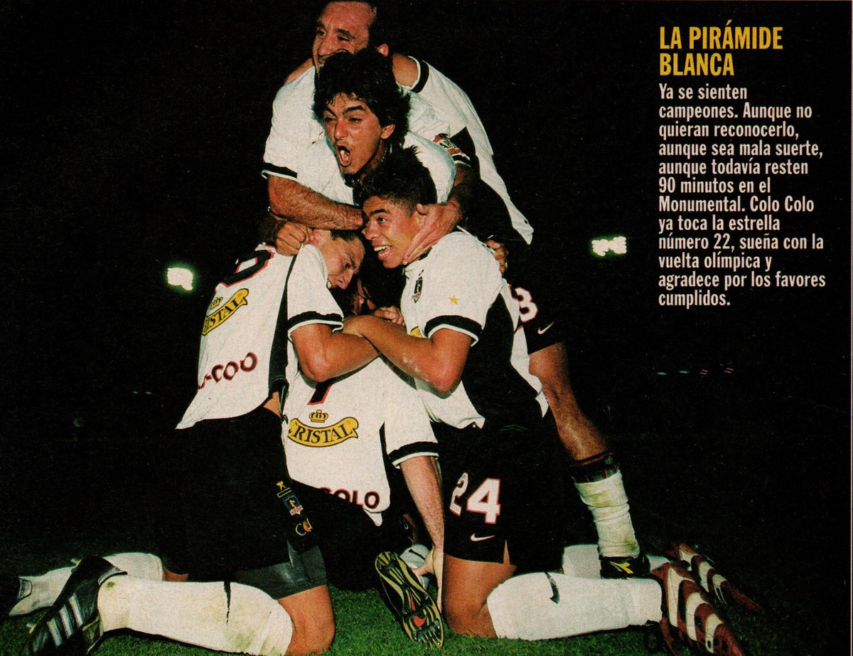 puertomontt25's tweet photo. 9️⃣7️⃣ días para el #Centenar100 y hoy caen dos recuerdos:
Calendarios/fixtures de 1997 (que se cerró con el título en el Clausura) y 1993 (cuando se obtuvo #La19 )
Además, una foto muy bonita de Él Gráfico Chile tras el enorme triunfo ante Concepción, en la penúltima fecha del 98 https://t.co/o4Kht97PFO