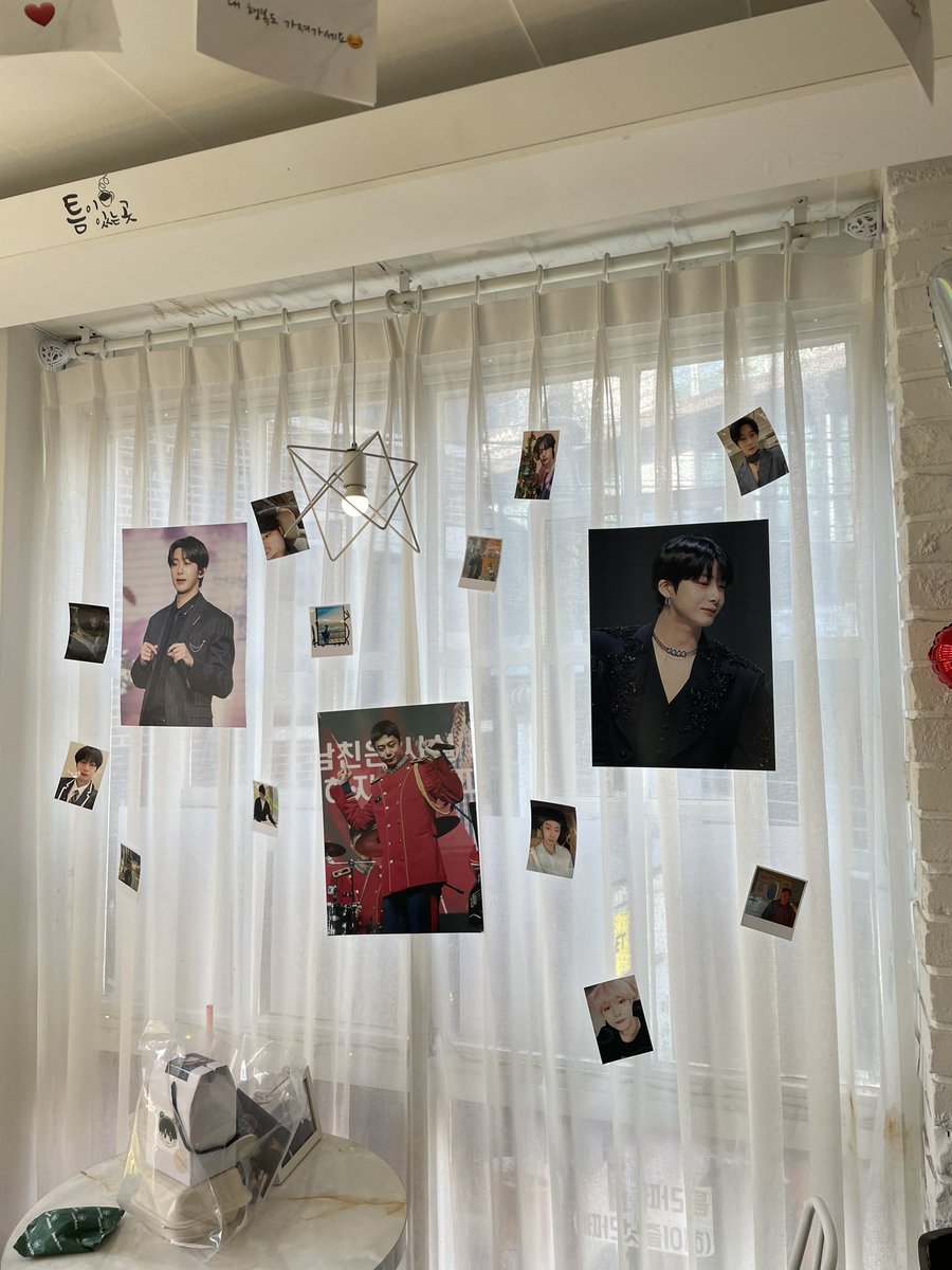 ssoss926's tweet photo. #에이치원_분위기_띄워 
#HAPPY_HYUNGWON_DAY https://t.co/Y4J9bPAkeO
