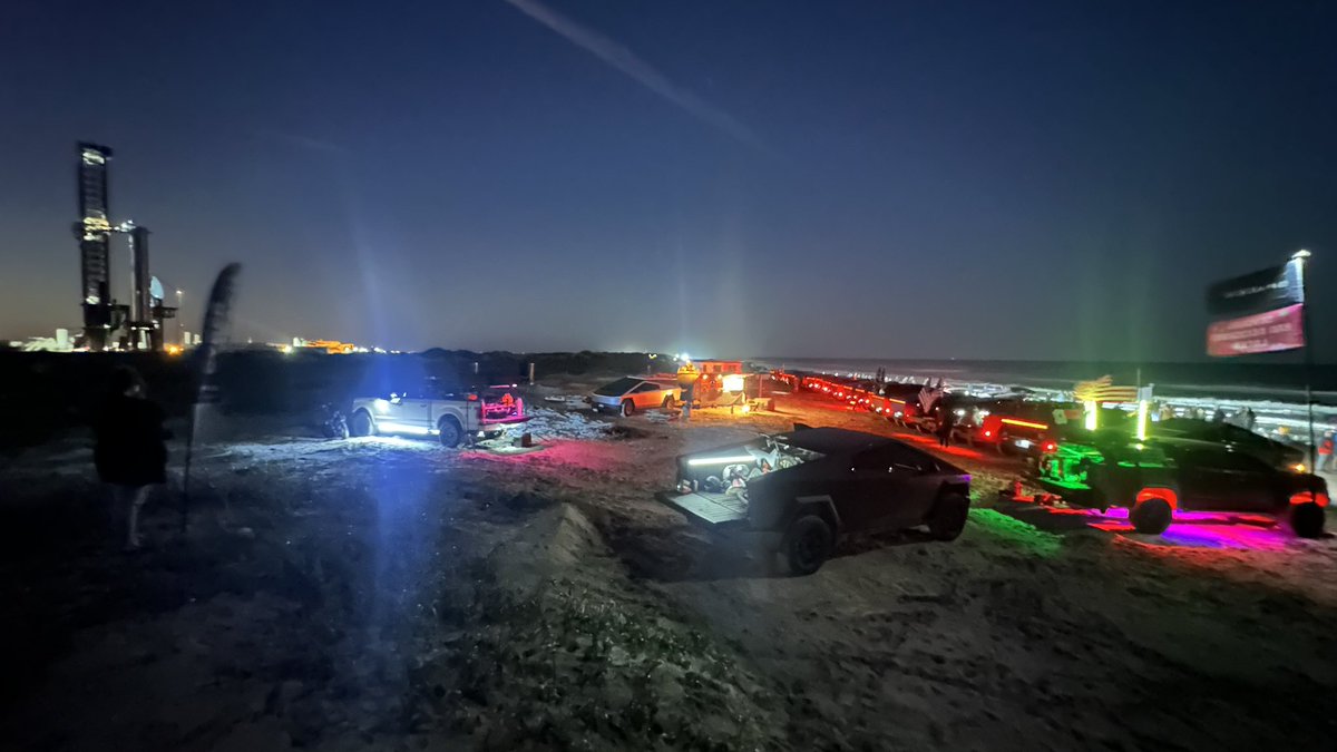 Cybertruck0001's tweet photo. Cybertruck Cyberbeach about to commence.    @TesLatino @CyberMikeOG @Man_Cave_Mike @dillont @JoeTegtmeyer @aaronadventurez @ResilientRye @elonmusk @SpaceX @Rockternal https://t.co/cLtNQD3TcW
