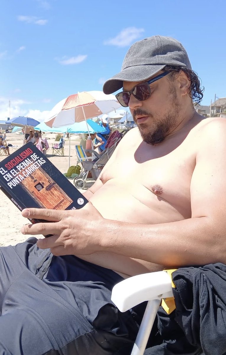 albertosilvauy's tweet photo. Inmenso honor, estar en #PuntadelDiablo, con el #libro EL SOCIALISMO EN EL PENAL DE PUNTA CARRETAS.
Quien lo está leyendo, íntegra la 1er cooperativa de #Fucvan en altura, y estuvo al frente de la concreción de la plaza #LuisaCuesta, a metros de la sede de #Familiares.
Gracias. https://t.co/Mb7JbRJiET