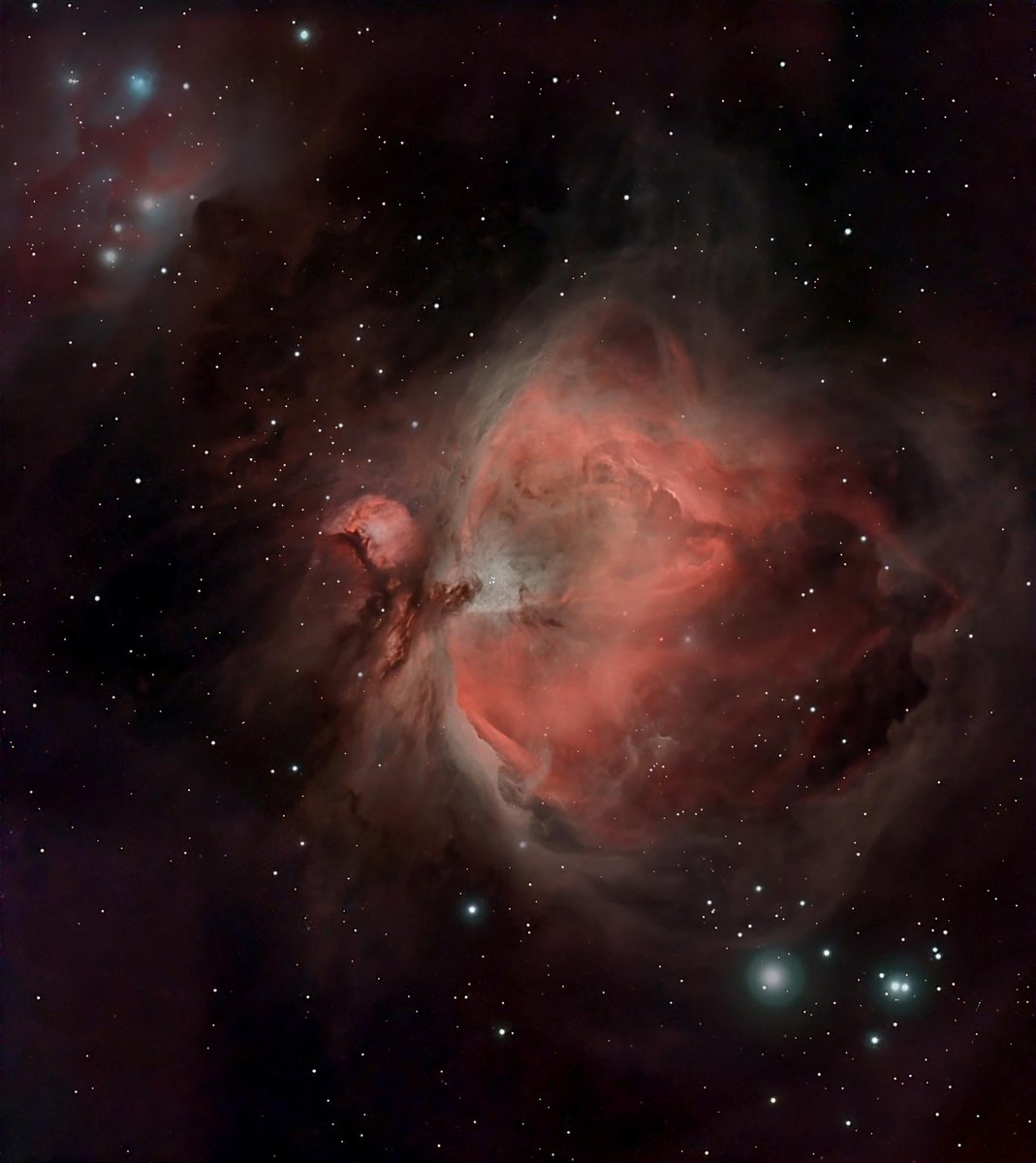 PiercePhotoz's tweet photo. @AstrophotoRocks M42 and The Running Man Nebula. 3.5 hours of integration bortle 3 shot with Seestar S50 edited in Pixinsight. #astronomy #astrophotography https://t.co/n06iWHbvmU