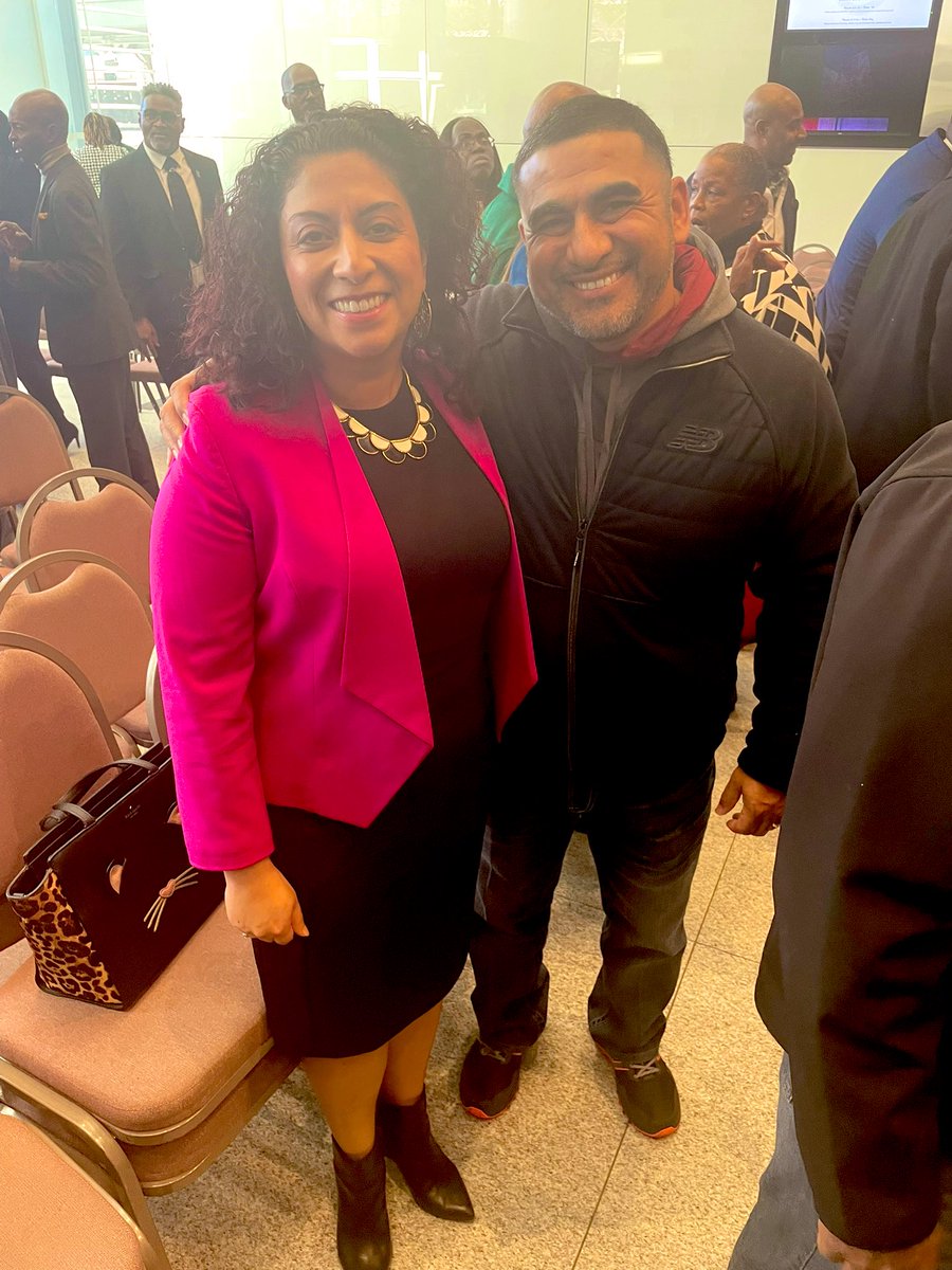 TMak (@tmakrivera) on Twitter photo Packed house for <a href="/RepSTurner/">U.S. Representative Sylvester Turner</a> ‘s swearing in ceremony this afternoon. Great to see a lot of the old city hall team and <a href="/RepWalle/">Armando Walle</a>. Congratulations Congressman Turner! Packed house for <a href="/RepSTurner/">U.S. Representative Sylvester Turner</a> ‘s swearing in ceremony this afternoon. Great to see a lot of the old city hall team and <a href="/RepWalle/">Armando Walle</a>. Congratulations Congressman Turner!
