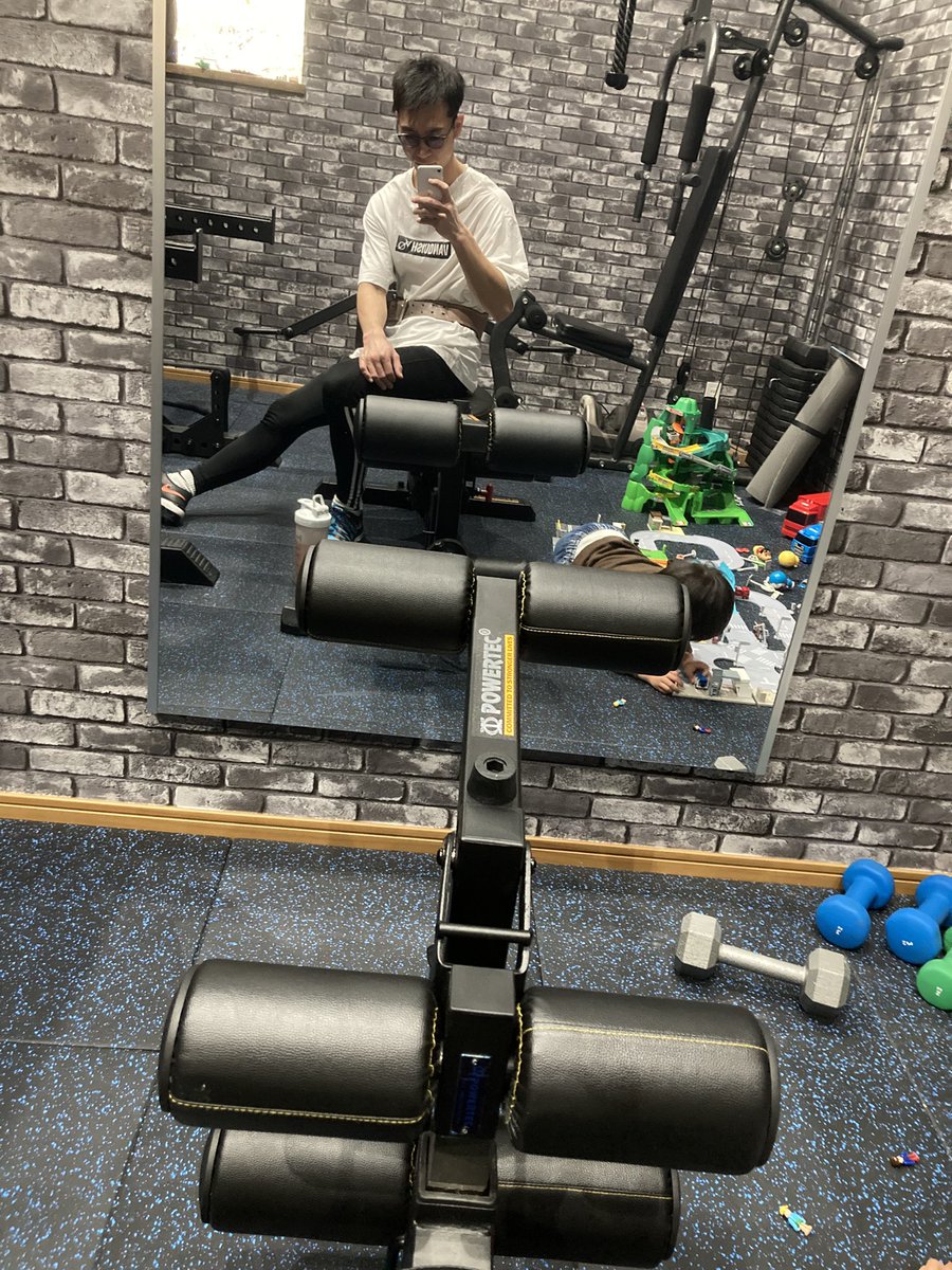 hgym_kouta's tweet photo. 地獄の脚トレ🤮
#筋トレ #トレーニング #ダイエット #ホームジム #POWERTEC https://t.co/yieLQc6GM8