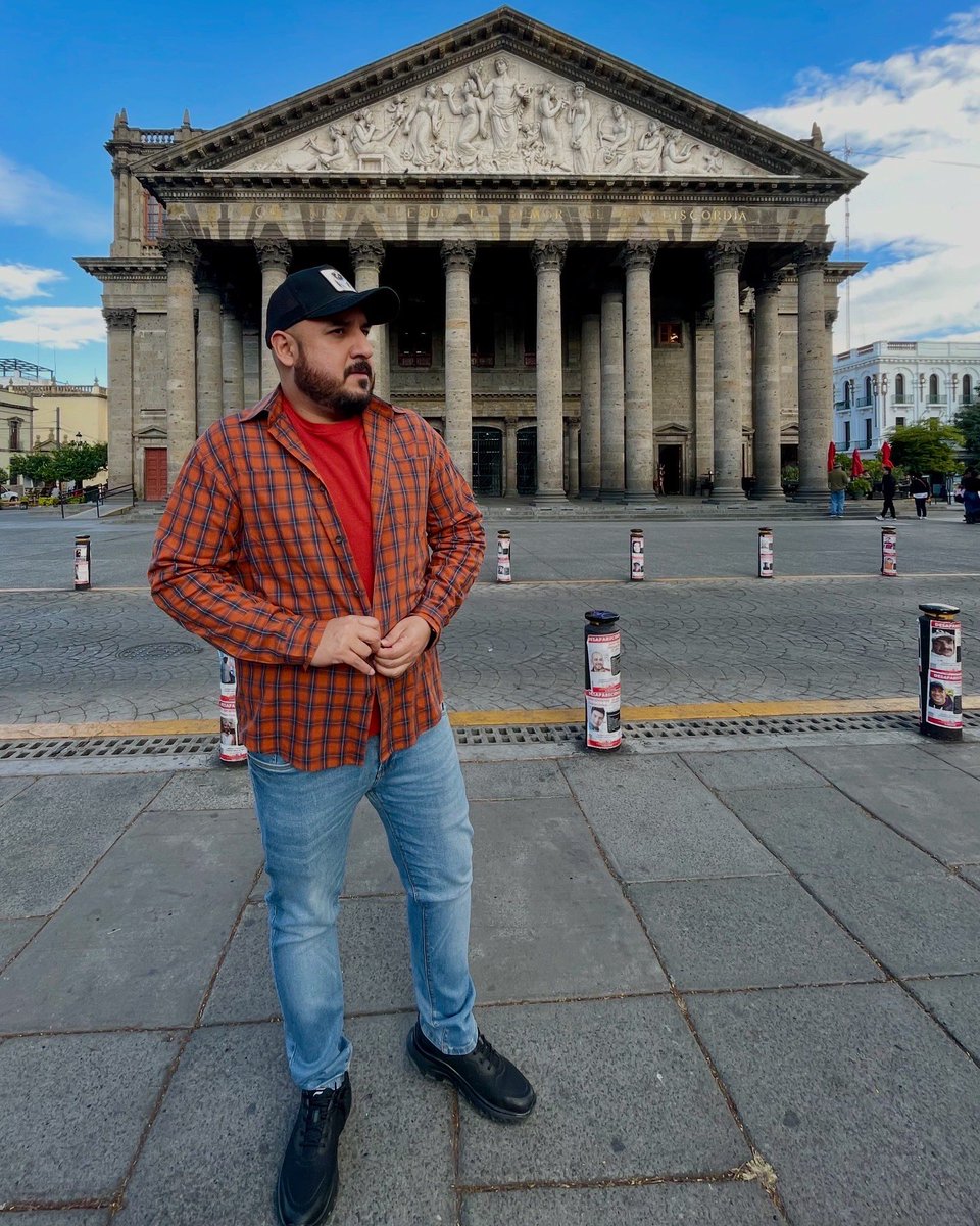 SocioRockstar's tweet photo. Teatro Degollado 🏛️🧔🏻‍♂️⛲️ #TeatroDegollado #Jalisco #Guadalajara #Gdl #Mexico #MexicanCities #Beardmen #CubBear #ChubBaldAndAwesome #ImNotAbearNotYetAwoman #BearsOnInstagram #Gordito #DadBod #PapiOso #DaddyBear https://t.co/5PlxPH5WTH