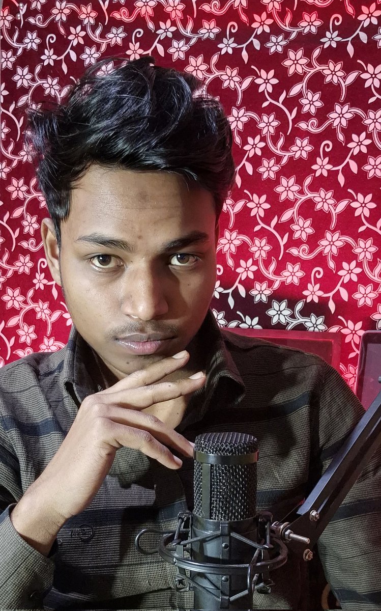 here_alam's tweet photo. Self Obsessed 💀
What You Doing at 3AM? 😂 Meanwhile Me!!
Shooting a Crazy Vid, but then... Realized I'm too shy to post it! 😬

#alamofficial #alam #alamhere #alamvlogs #alamstoryteller https://t.co/94hadWd8ye