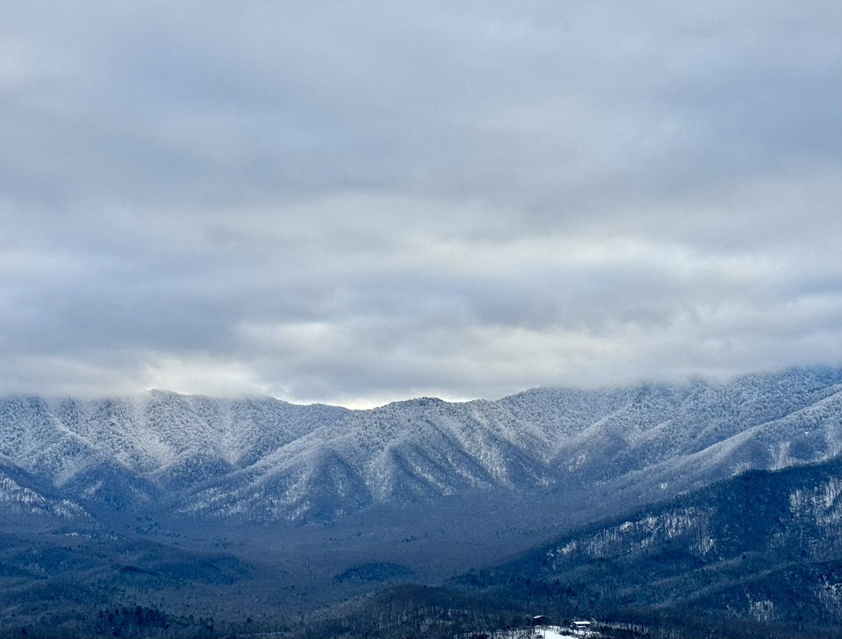 RepFaison's tweet image. My girlfriend, @miriam_faison, braved the frozen Foothills Pkwy with me today. 

There is something really beautiful and amazing about this place when it snows. 
#Smokies 

Btw, the penny was not seen.
