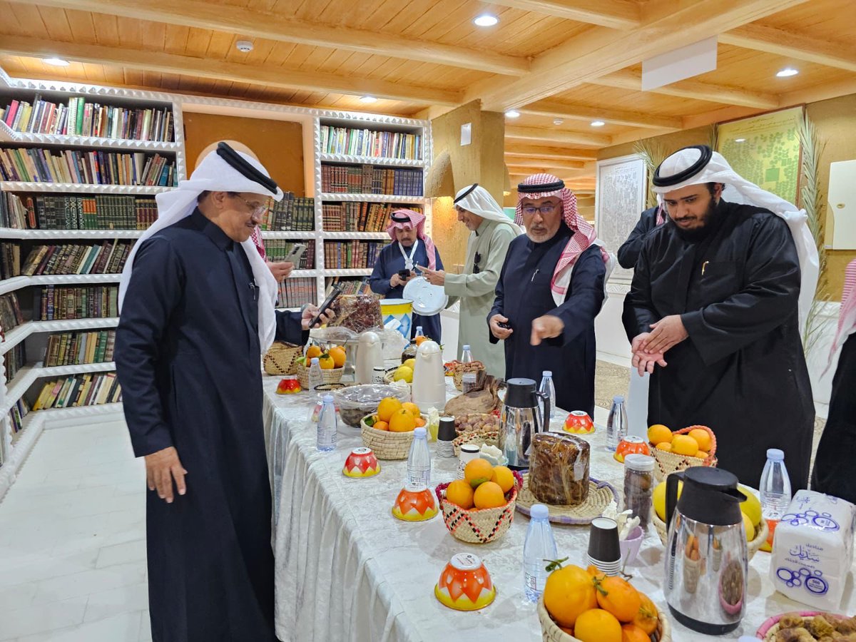 زيارة #اعلاميون_مبادرون لـ   #مهرجان_ثادق_التراثي 
والقيام بجولة في القرية التراثية والاطلاع على الفعاليات المصاحبة للمهرجان.