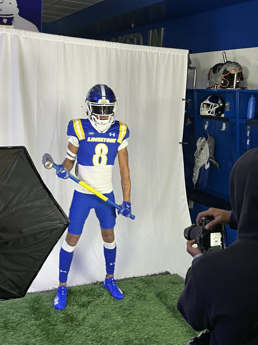 westbrookDF's tweet image. I had an amazing OV at limestone. But What we thinking. Do I look good in blue🤷🏽♀️@CoachO_Neill @coachpsrice @RyanLou1234