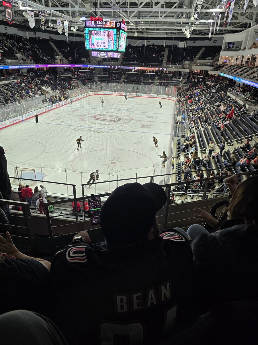 paulmcc55's tweet photo. HOCKEY Night in Omaha after my hibernation last night - go Omaha Mavericks hockey 🏒 GET THE WIN  vs Colorado College Tigers- GO MAVERICKS HOCKEY TEAM 🏒 GET THE WIN @OmahaHKY @Mavpuck @MavsLiveUpdate https://t.co/pSZJ0VOqvy